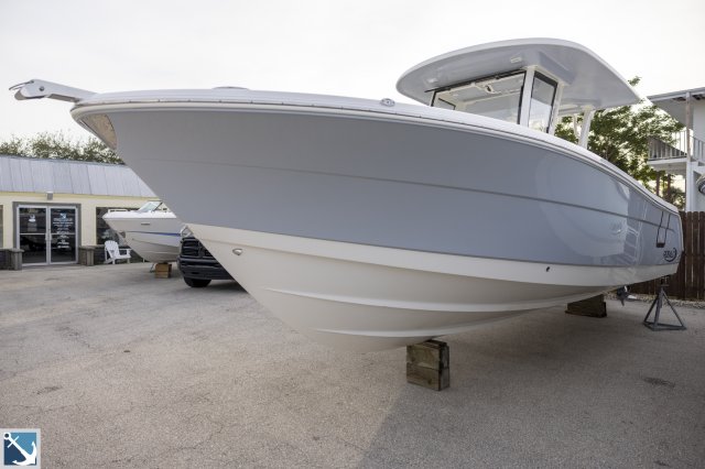 New 2023 Robalo R302  Boat for sale